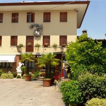 Al Cavallino Bianco Tricesimo Exteriör bild